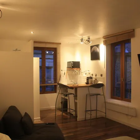Le Refuge Des Cordeliers Apartment Laon Room photo